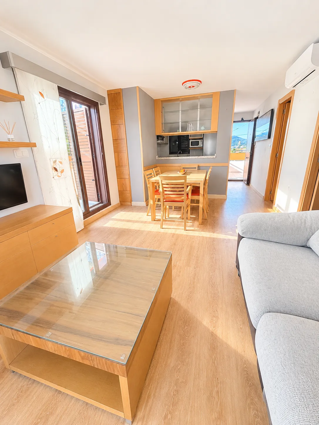 APPARTEMENT AVEC VUE SUR LA MER À SEULEMENT 50 MÈTRES DE LA PLAGE - 3