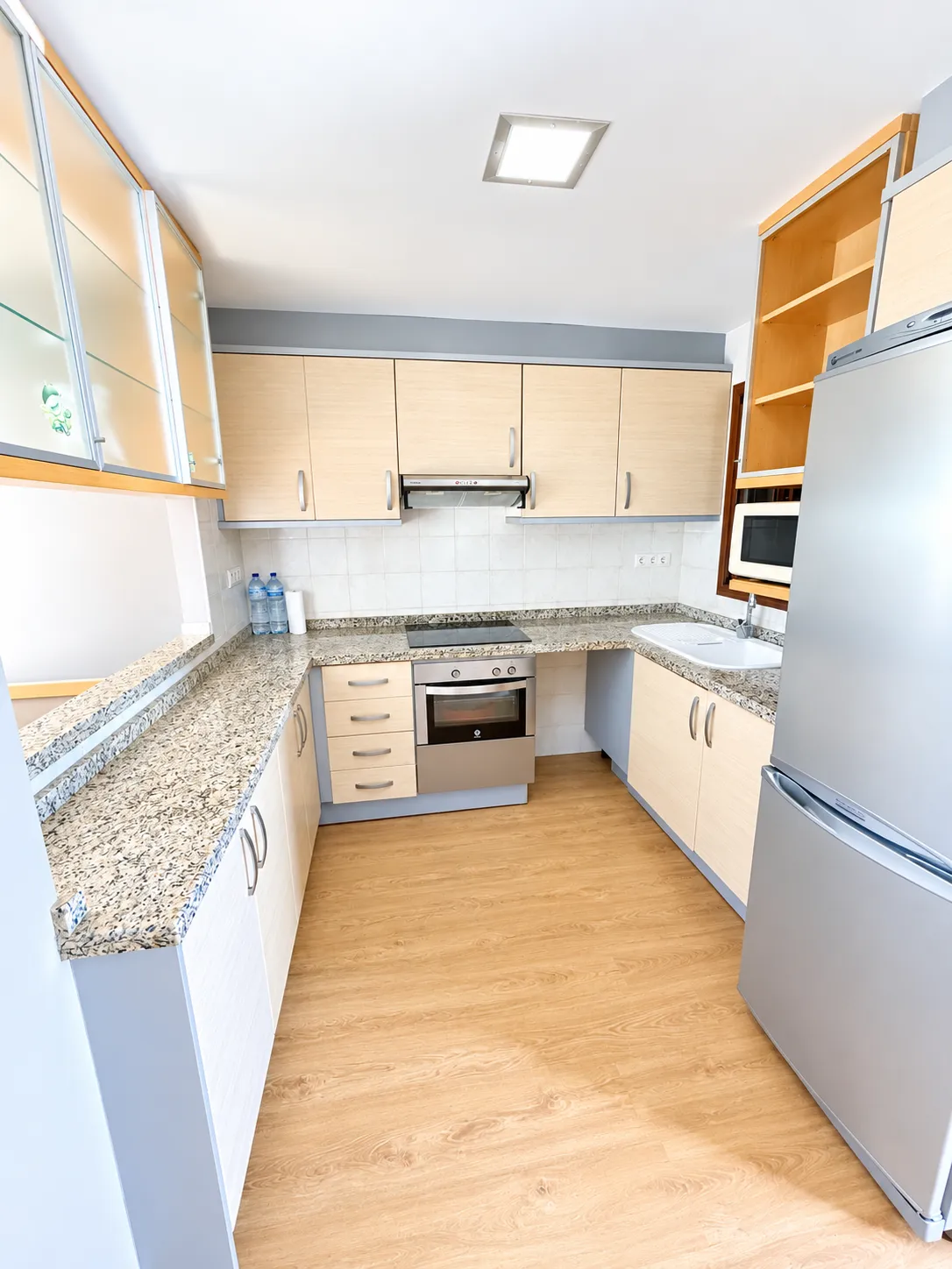 APPARTEMENT AVEC VUE SUR LA MER À SEULEMENT 50 MÈTRES DE LA PLAGE - 5
